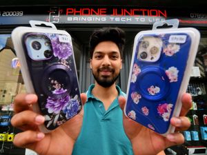 Supporting image for story: Phone shop opens up in the centre of Market Drayton