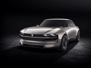 Supporting image for story: Peugeot reveals retro-styled e-Legend concept