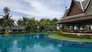 The tranquil swimming pool at Hotel Sofitel Krabi Phokeethra Golf and Spa Resort