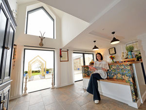 Supporting image for story: Transformation of 18th century cottage earns award for architect