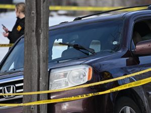 Supporting image for story: Protests after Ice officer shoots woman dead in immigration crackdown