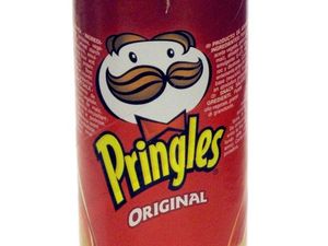 Supporting image for story: Turns out there's a very specific way to eat Pringles to get the most out of the flavour