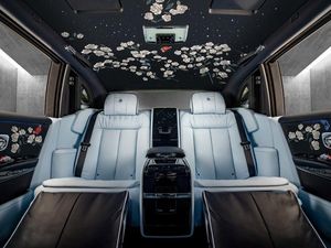 Supporting image for story: Rolls-Royce unveils flower headlining crafted from one million stitches
