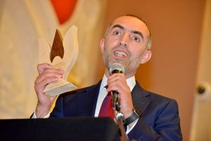 Mohammed Fahim with his Outstanding volunteer award