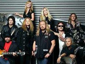 Supporting image for story: Skynyrd bringing God & Guns to the UK