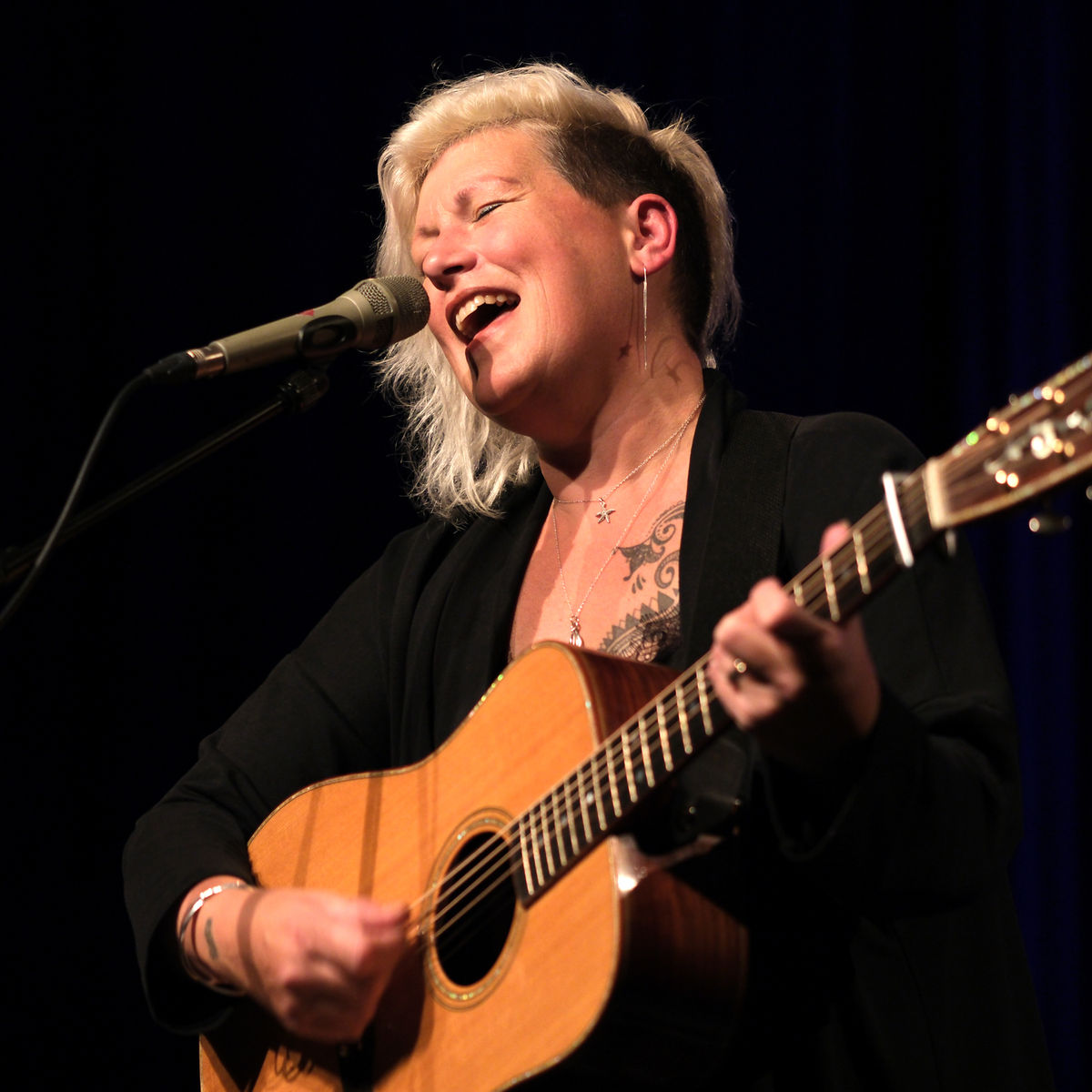 Miranda Sykes brings heart and harmony to Much Wenlock with her solo tour