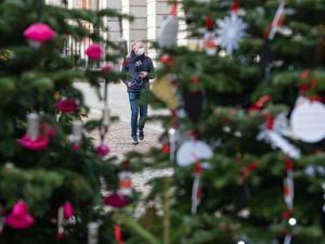 Supporting image for story: Banning Christmas would lead to breaches, expert says