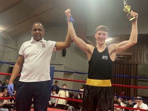 Supporting image for story: Murray brothers light up Ohio boxing show