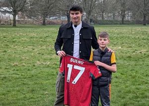 Hugo Bueno visited nine-year-old Oscar Eckersley for a kick around before inviting to watch Wolves train