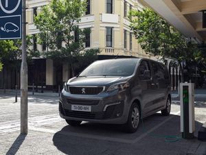 Supporting image for story: Peugeot announces electric e-Traveller