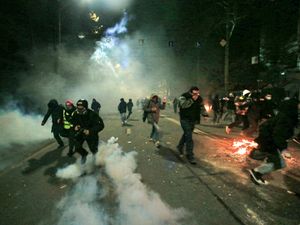 Supporting image for story: More than 40 injured in Georgia during protests over suspension of EU talks