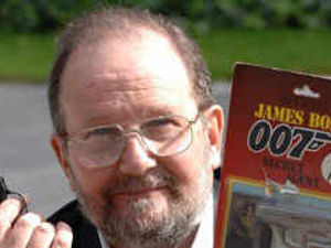 Supporting image for story: Bond fan has Golden Eye for a show