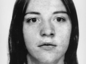 Supporting image for story: Independent review recommended for police investigation into murdered teenager