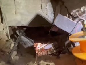 Supporting image for story: Turkey earthquake: Midlands Air Ambulance doctor rescues man buried under earthquake rubble for five days 