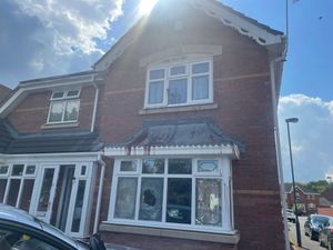 Supporting image for story: ‘Machete-wielding’ thugs leave residents in Walsall area terrified after windows smashed and petrol bomb thrown