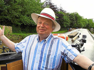 Supporting image for story: TV favourite John Sergeant takes a canal trip out of the ordinary