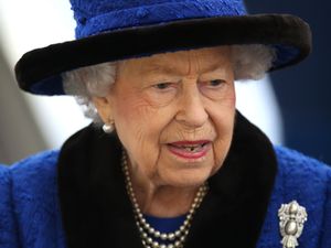 Supporting image for story: Queen cancels traditional family Christmas lunch