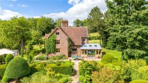 Foldgate Farmhouse in Ludlow is for sale, picture: Rightmove and Balfours