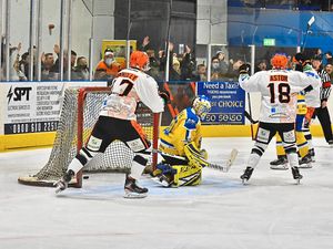 Supporting image for story: Telford Tigers dig deep to see off Knights