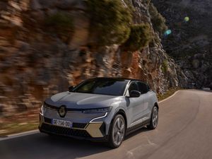 Supporting image for story: Renault’s Megane E-Tech gains new range-topping specification