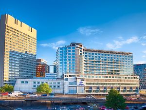 Supporting image for story: London Hilton Metropole - travel review