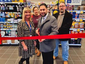 Supporting image for story: New Tesco Express opens its doors in Kingswinford