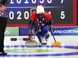 Supporting image for story: Snoop Dogg requests photo with British curlers at Winter Olympics