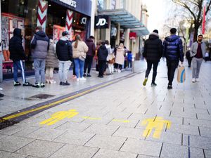 Supporting image for story: Wales scraps confirmatory PCR tests for asymptomatic Covid cases