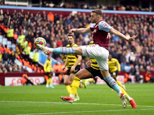 Supporting image for story: Calum Chambers could bolster Aston Villa midfield