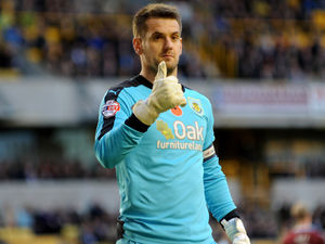 Supporting image for story: Aston Villa agree deal with Burnley for Tom Heaton