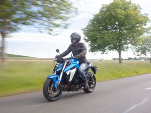 Supporting image for story: Suzuki introduces A2-friendly GSX-S950