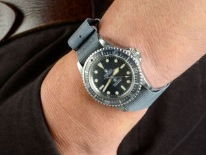 Supporting image for story: Rare Rolex sells for more than £165,000 and breaks auction house record