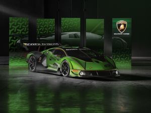 Supporting image for story: Lamborghini unveils limited-edition Essenza SCV12