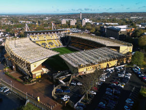 Supporting image for story: Exclusive: Wolves 'keeping tabs' on goalkeeper ace