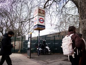 Supporting image for story: London, Manchester and Glasgow home buyers ‘pay premium to live near stations’