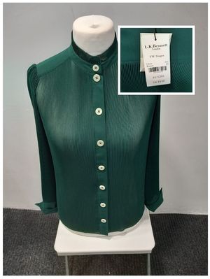 Photo: AEDdonate Charity Shop, Market Drayton