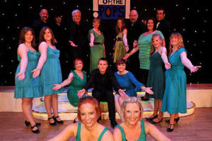 Supporting image for story: Glee-ful show troupe keeps it in the family