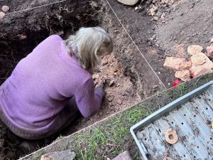 Supporting image for story: Tamworth Castle dig uncovers fascinating finds 
