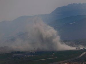 Supporting image for story: UN demands halt to escalating attacks between Israeli forces and Hezbollah