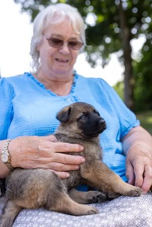 Elizabeth with police dog Lizzie
 
 
