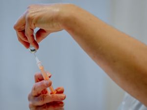 Supporting image for story: Testing plea to help contain 'inevitable' spread of new Covid variant