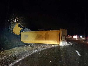 Supporting image for story: Lorry overturns on M5 causing traffic delays