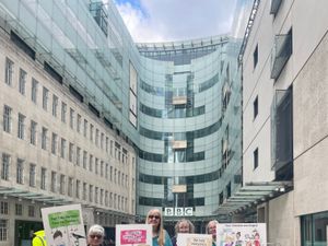 Supporting image for story: Petition signed by 164,000 to save ‘important’ Autumnwatch handed to BBC