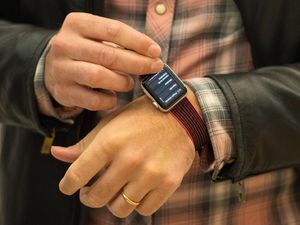 Supporting image for story: Xiaomi overtakes Apple in latest wearables market figures