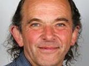 Supporting image for story: Council's education chief avoids vote of confidence after four-day week row