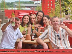 Supporting image for story: Shropshire weather: Residents get out of the house amid sweltering temperatures - but what's next?