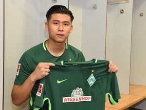 Supporting image for story: West Brom transfers: Baggies sign Chinese striker Yuning Zhang and immediately loan him out