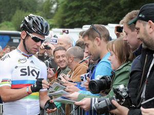 Supporting image for story: Mark Cavendish rides through Mid Wales in Tour of Britain - VIDEO