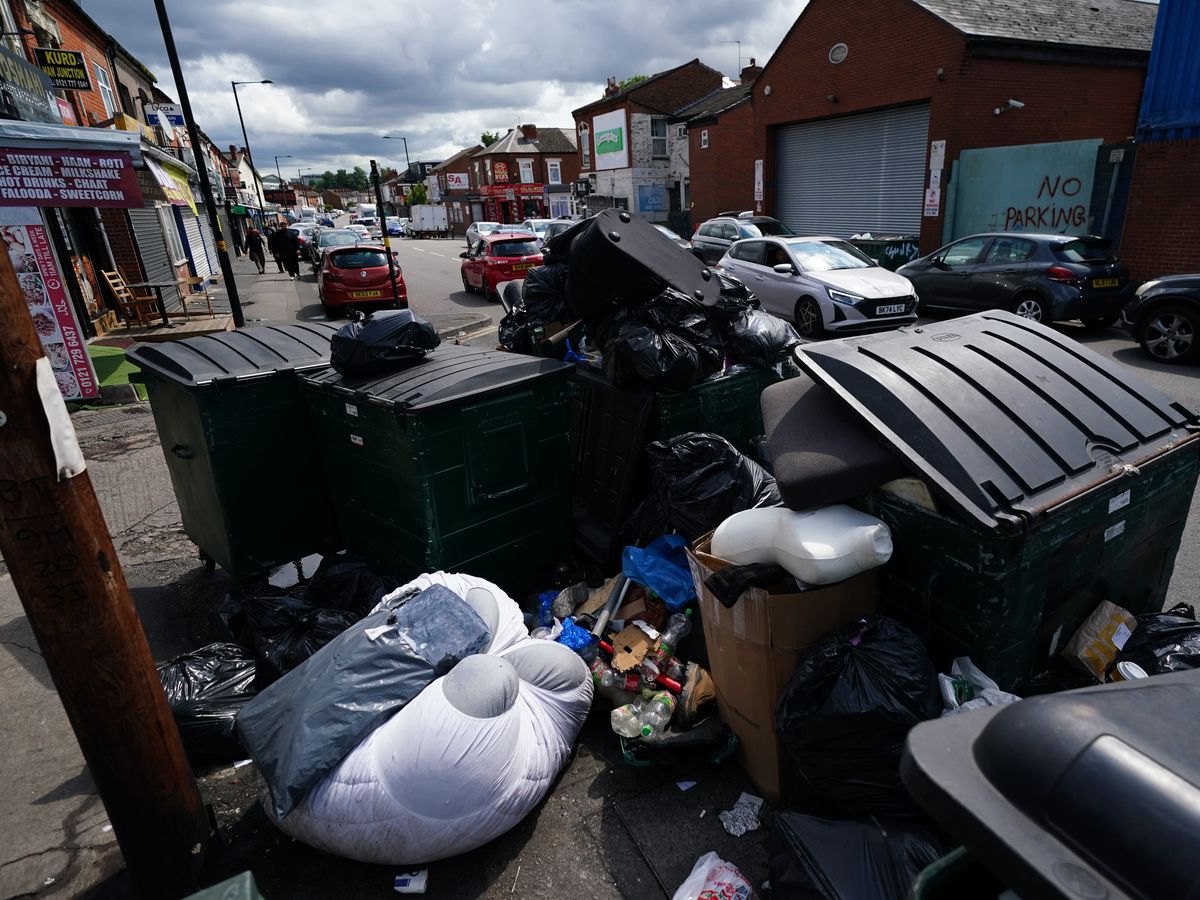 Agency workers covering for Birmingham bin strikers to vote on industrial action