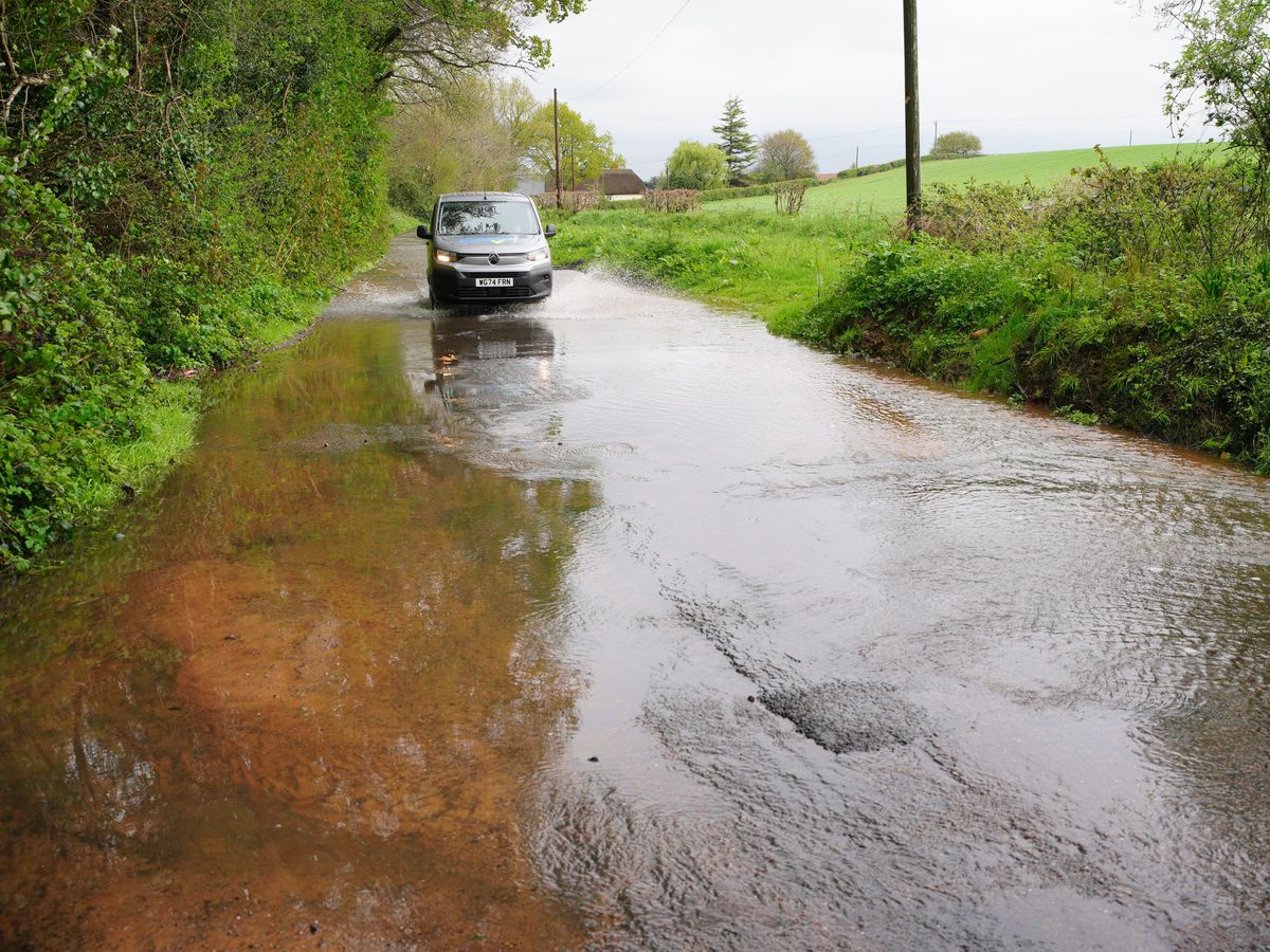 Bank holiday weekend forecast to end with rain for much of UK